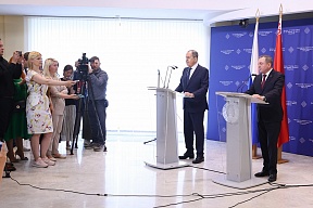 Выступление и ответы на вопросы СМИ Министра иностранных дел Российской Федерации С.В.Лаврова в ходе совместной пресс-конференции с Министром иностранных дел Республики Беларусь В.В.Макеем по итогам переговоров, Минск, 30 июня 2022 года Выступление и ответы на вопросы СМИ Министра иностранных дел Российской Федерации С.В.Лаврова в ходе совместной пресс-конференции с Министром иностранных дел Республики Беларусь В.В.Макеем по итогам переговоров, Минск, 30 июня 2022 года